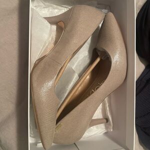 Calvin Klein Women's 8.5 - Taupe Heels